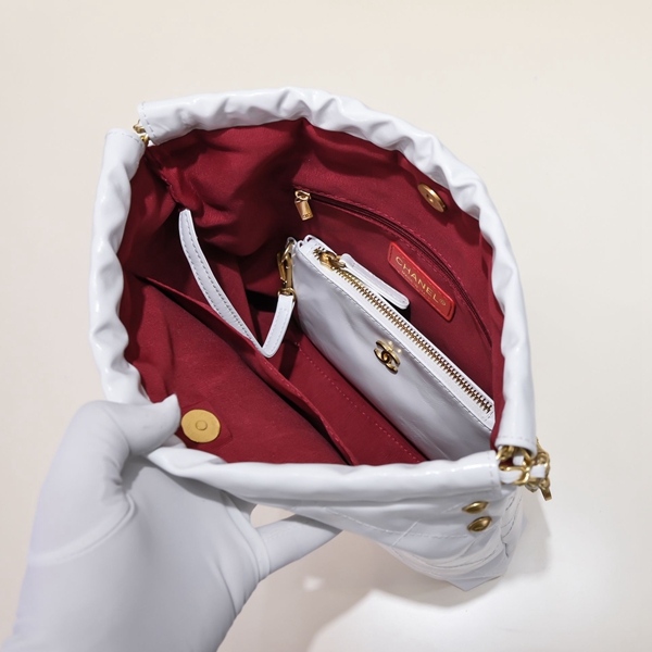 シャネルバッグ着用イメージ